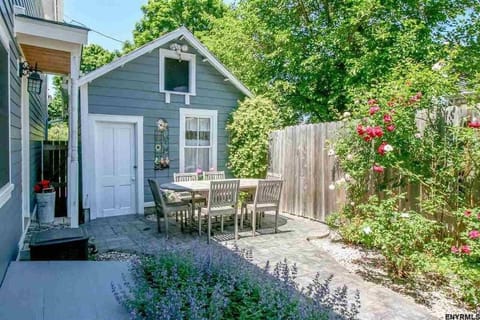 Wrap-around Patio with Outside Dining Table