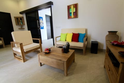 Villa in a wooded area by Lovina 