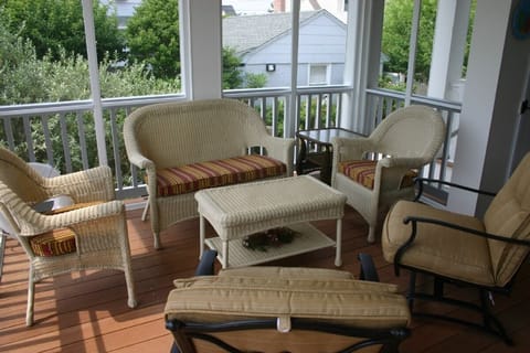 Screened-in Porch