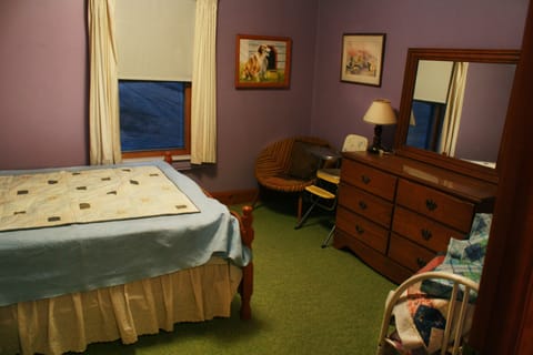 1st Bedroom- Nice full bed, mirrored dresser and child's bed.