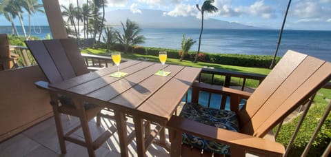 Your private lanai, 80' from the ocean!