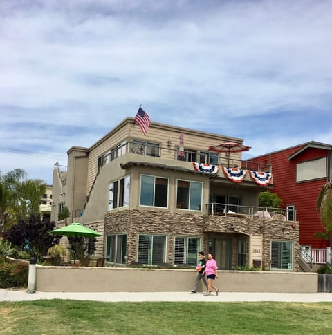Beach level private front patio with gated entry on Bayside Walk