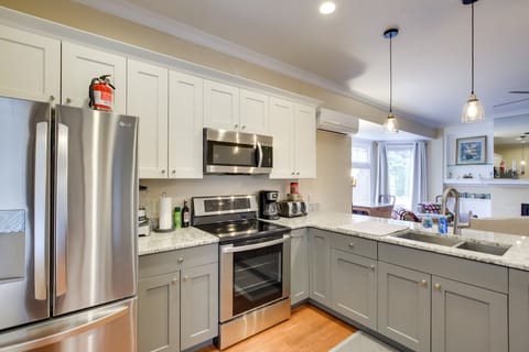 Kitchen | Cooking Basics | Trash Bags & Paper Towels