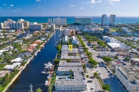 Location is 15 minutes walk to beach