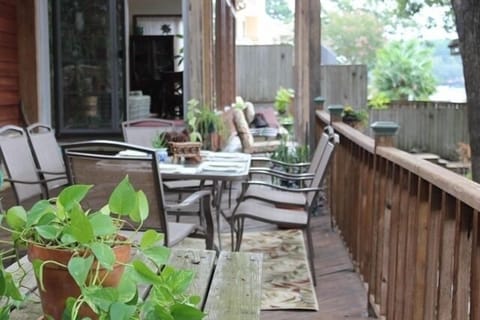 Deck dining