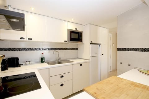 Another picture of the kitchen from a different angle