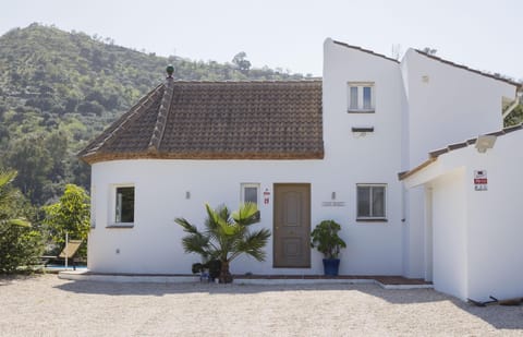Entrance and driveway

