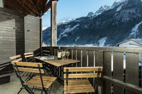 balcony with mountain view