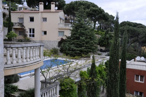villa view from the opposite villa