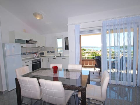 Room, Property, Furniture, Building, Interior Design, House, Home, Real Estate, Dining Room, Floor