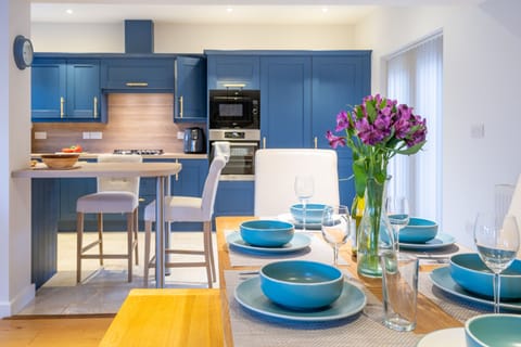 Stone Lodge, Old Hunstanton: Open plan dining, kitchen and sitting room