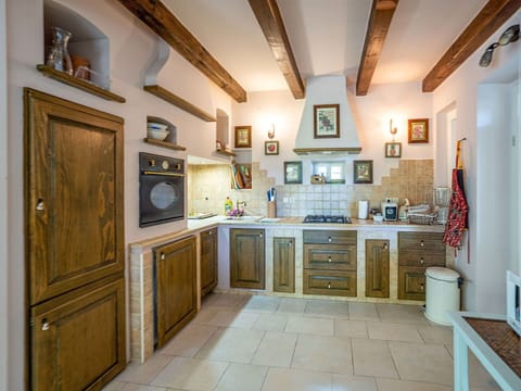 Cabinetry, Furniture, Property, Picture Frame, Countertop, Wood, Interior Design, Architecture, Kitchen