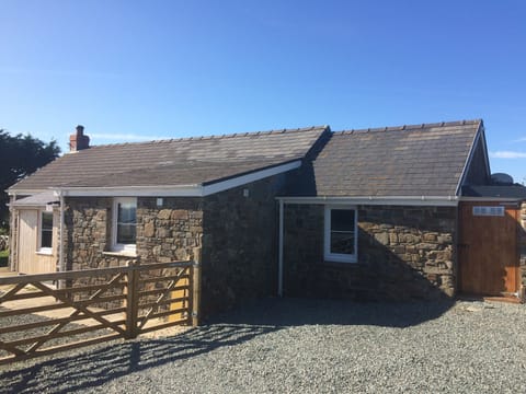 Cottage with Parking
