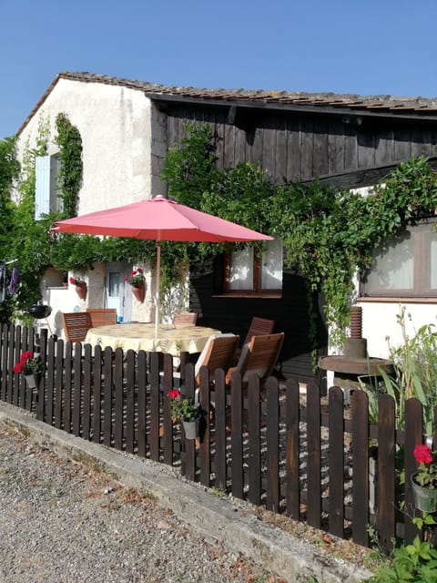 SHADE OUTSIDE THE GITE
