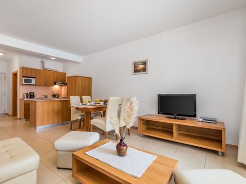 Room, Furniture, Interior Design, Property, Building, Living Room, Yellow, Table, Ceiling, Wall