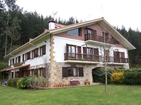 House, Property, Home, Building, Real Estate, Estate, Architecture, Residential Area, Cottage, Roof