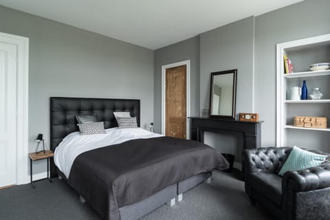 Main bedroom 