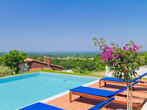 Swimming Pool, Property, Vacation, Real Estate, Resort, Leisure, House, Sunlounger, Villa, Building
