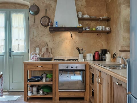 Cabinetry, Kitchen Sink, Tap, Countertop, Furniture, Property, Window, Sink, Building, Blue