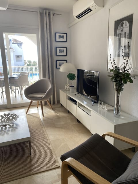 Tv area & lounge 