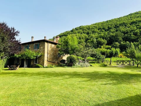Welcom to Agriturismo, Villa Valpiana (orig. 1600) in Londa, bella Toscana