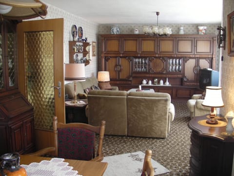 110 sqm, max. 6 persons, quiet location, easy access Apartment in Landstuhl