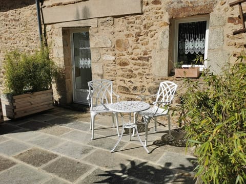 terrasse chambre d'hôtes la blanche hermine maison d'hôtes bien être spa morbihan bretagne séjour détente repos ressourcement anti stress burn out cure ayurvédique