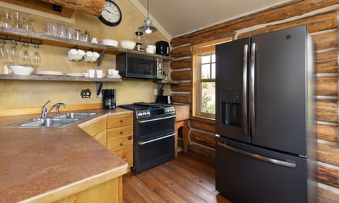 CH 15 Rustic Ridge kitchen 1