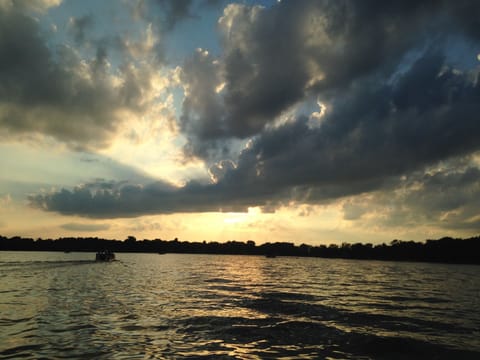 Sunset cruise on Strawberry Lake.