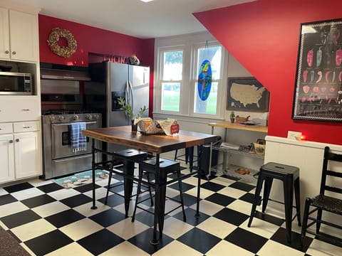 Beautiful, roomy, fully stocked kitchen!