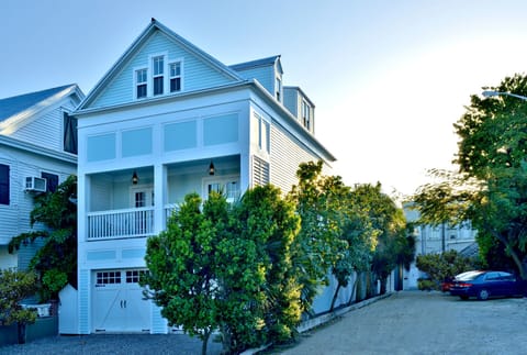 Front view of the house.