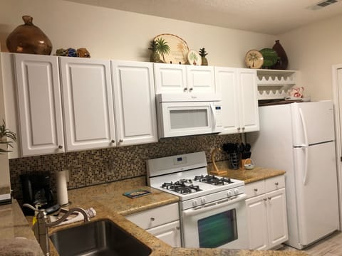 Everything you need for warming up or full preparation meals. Clean and spacious