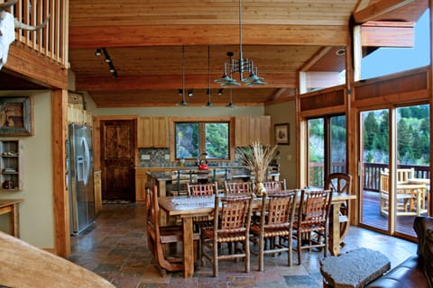 Main: Kitchen/Dining