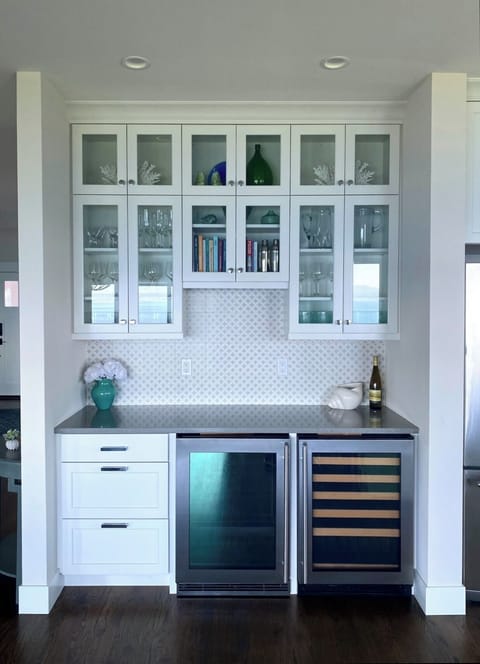 Bar Counter in Kitchen
