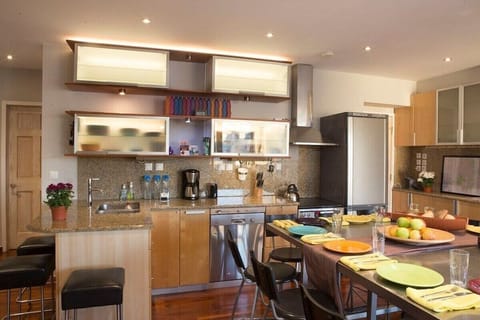 Fully stocked kitchen: coffee, blender, toaster & plenty of pots & pans