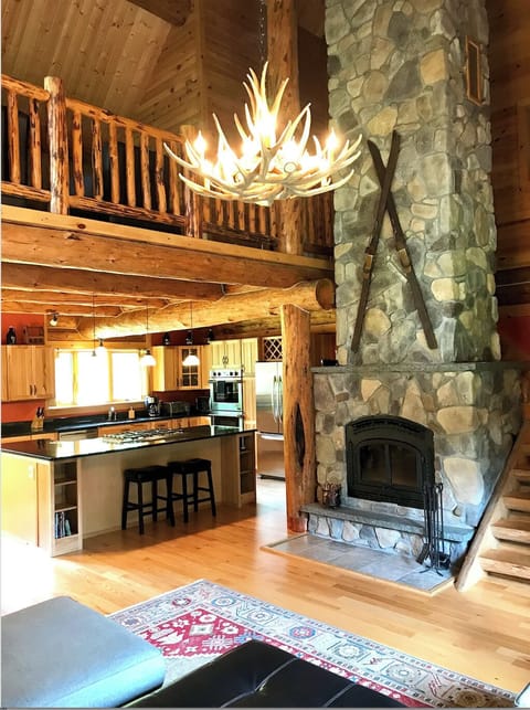 Open great room, dining room and kitchen area, ideal for large groups