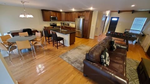 kitchen with stainless steel appliances, granite counter top