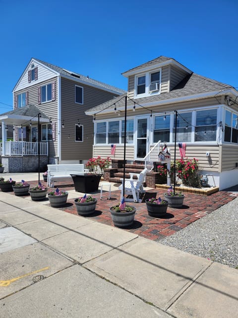 Enjoy all the comforts of home just across the street from the beach!