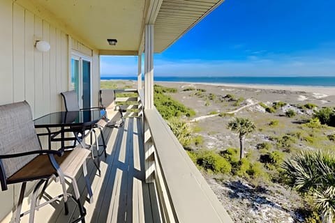 We’ve upgraded to four bar height chairs, allowing for an even better view of the beach and ocean. Guests have found that the higher vantage point makes it much easier to see the water, so you can enjoy the scenery from a more elevated position.