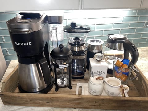 Ground/K-Cup coffee, French Press, Frother, Grinder, Instant Tea Pot, Creamer🥰