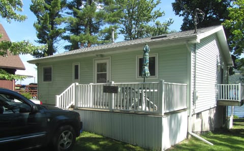 cozy back deck,parking area