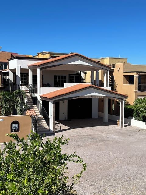Bienvenida to La Casa de Ensueno
