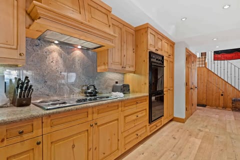 villacortina_330-7401_50997423881_o_1