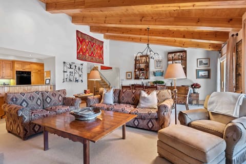 villacortina_330-7366_50996727598_o_1