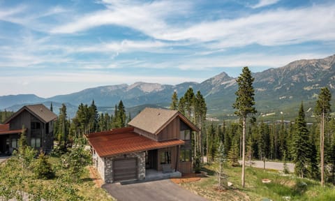 Silvertip 16 Alpine Bend aerial1
