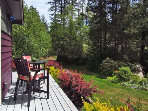 Wraparound deck with multiple seating areas