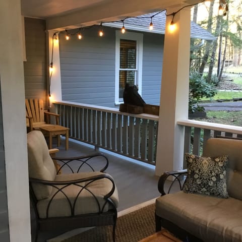 Veranda looking out to the front yard...