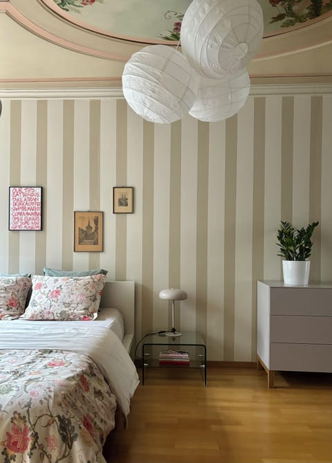 Very comfortable bed in heritage setting including antique hand painted ceiling.