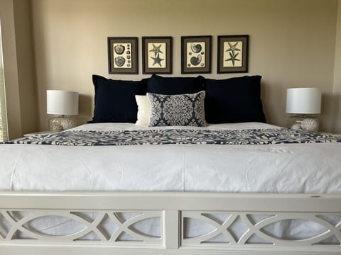 Beautiful Master Bedroom with King Bed, Walk in Closet and Ensuite
