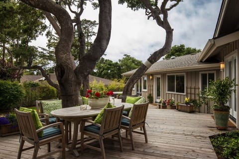 Outdoor Dining & BBQ